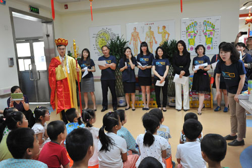 摩根士丹利员工慰问我院住院患儿 医院新闻 -首