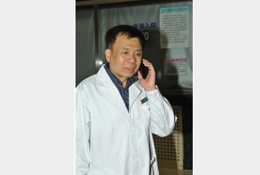 医院的电话铃声是他自己录制的“医院来电话了”