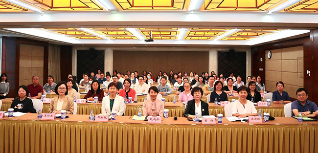 新生儿中心举办2025年危重新生儿转运反馈会及特殊病例讨论会